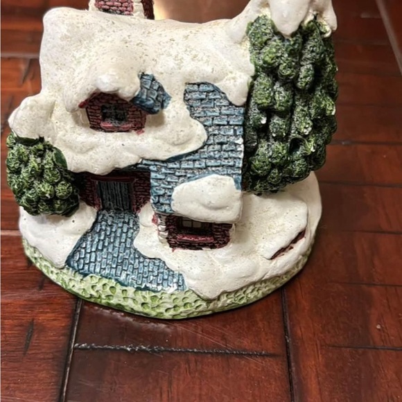 Ceramic Christmas Figurines - Picture 2 of 8